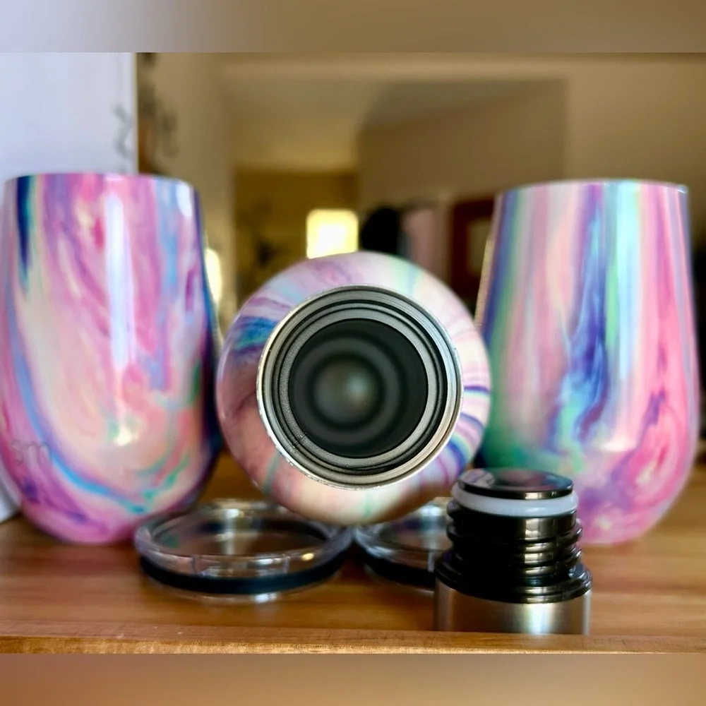 NIB
Simple Modern Beverage Bundle 
1 25 oz. Beverage Bottle
2 12oz Tumblers - Picture 7 of 8